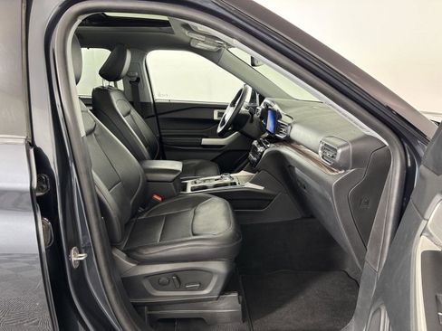 Used 2022 Ford Explorer Limited w/ Equipment Group 301A image 22