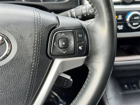 Used 2015 Toyota Highlander XLE image 62