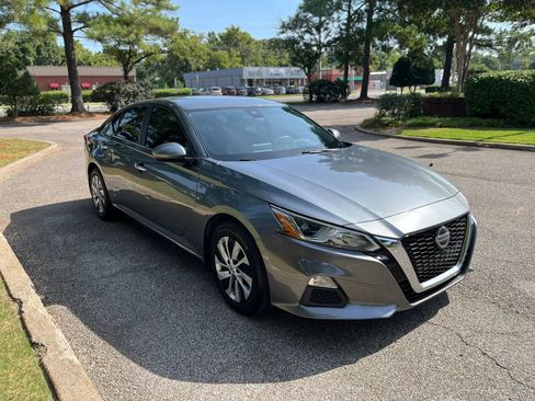 Used 2020 Nissan Altima 2.5 S w/ Driver Assist Package FWD image 7