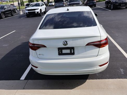 Used 2019 Volkswagen Jetta SE FWD image 12