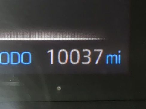 Used 2022 Toyota Highlander L image 33