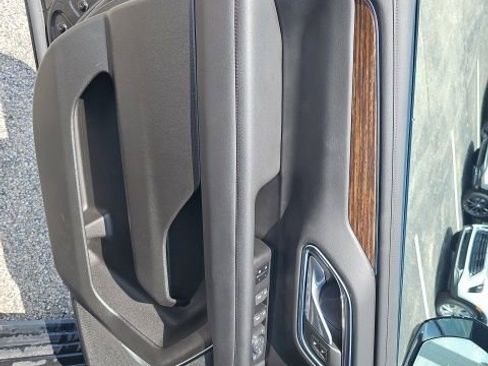 Used 2024 Chevrolet Tahoe High Country image 29