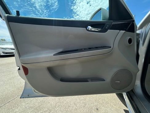 Used 2012 Chevrolet Impala LTZ FWD image 14