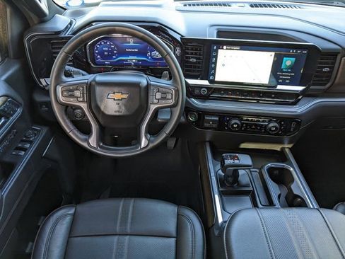 Certified 2025 Chevrolet Silverado 1500 High Country AWD/4WD image 13