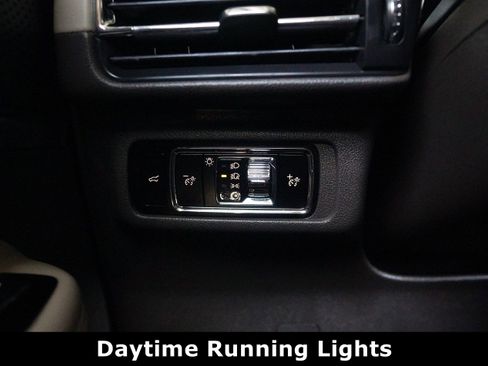 Used 2024 Lincoln Corsair Reserve w/ Equipment Group 201A image 11