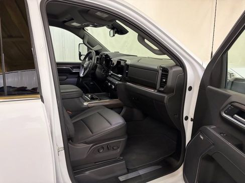 Used 2025 GMC Sierra 2500 SLT w/ SLT Premium Package image 27