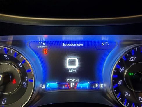 Used 2018 Chrysler 300 Limited AWD/4WD image 11