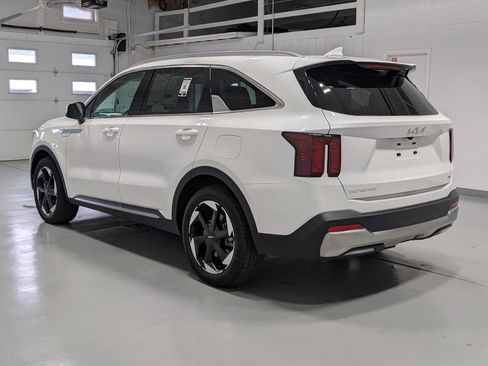 Certified 2025 Kia Sorento EX AWD/4WD image 10
