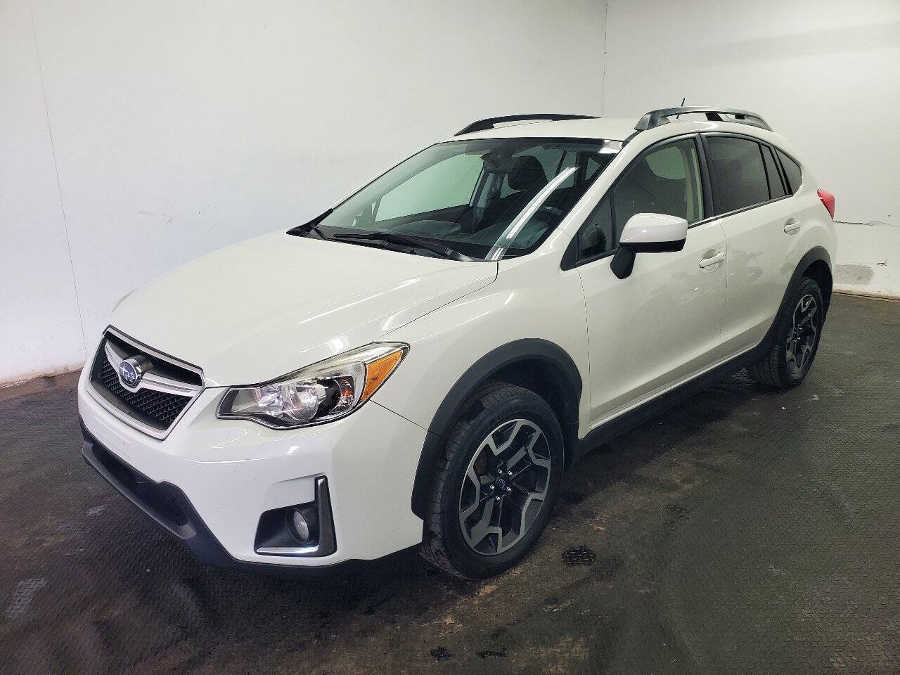 Used 2017 Subaru Crosstrek 2.0i Premium w/ Popular Package #1 AWD/4WD image 1