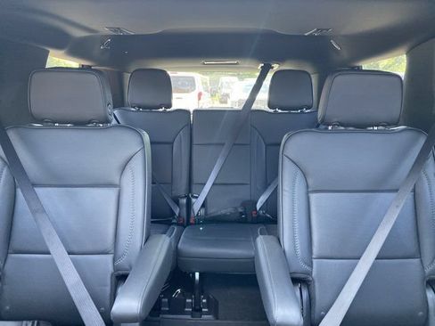 Used 2025 GMC Yukon Denali w/ Denali Reserve Package AWD/4WD image 39