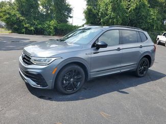 Used 2022 Volkswagen Tiguan SE R-Line FWD video 3