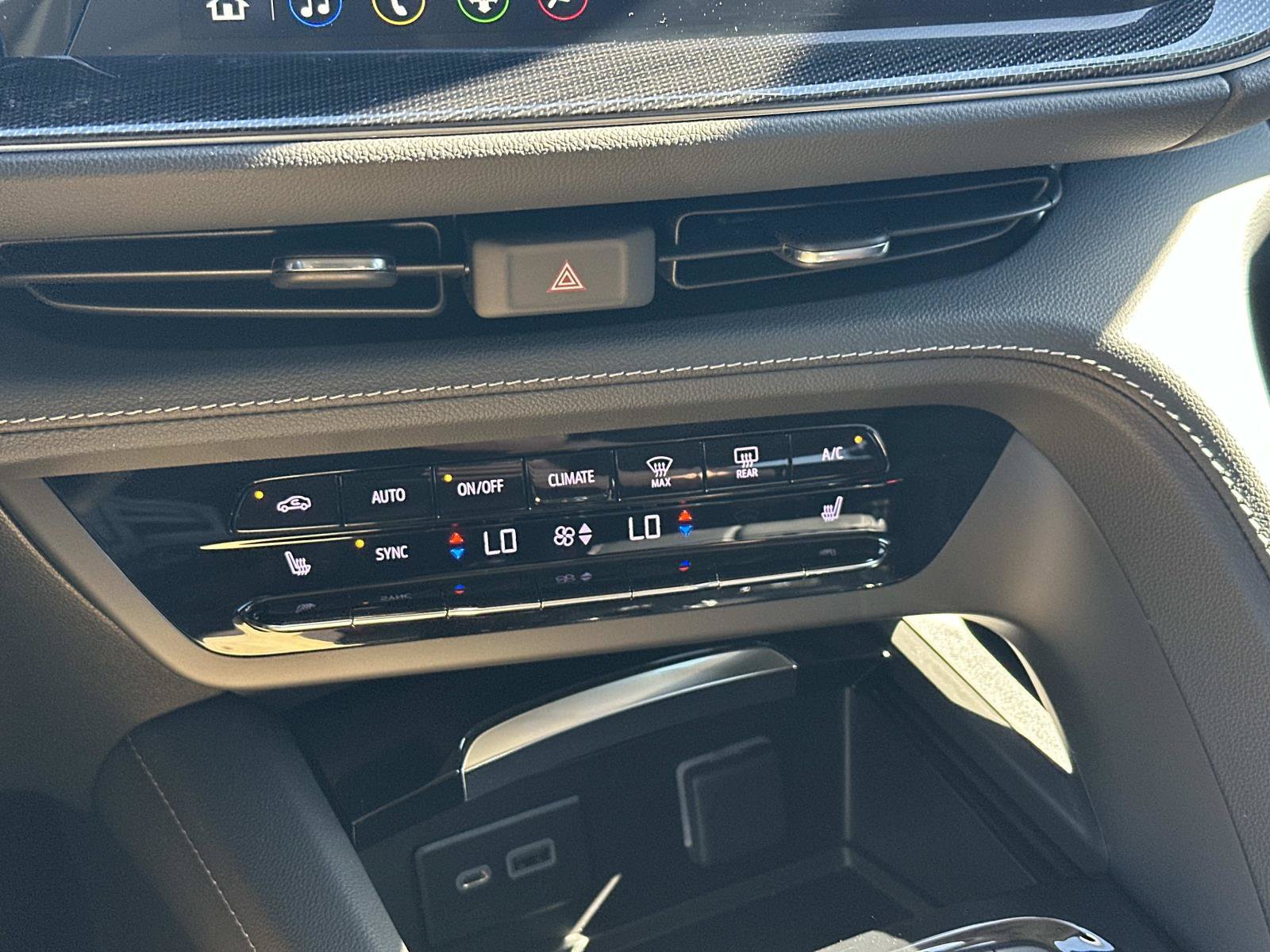 Certified 2023 Buick Envision Essence w/ Sport Touring Package AWD/4WD image 29