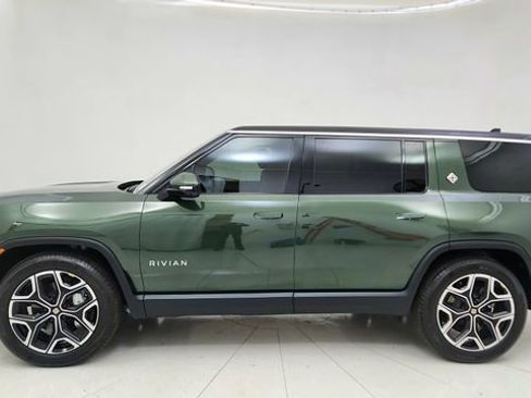 Used 2025 Rivian R1S Adventure image 10