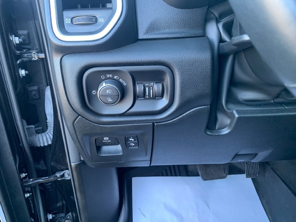 Used 2023 RAM 1500 Laramie AWD/4WD image 31