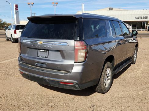 Used 2022 Chevrolet Suburban LT image 4