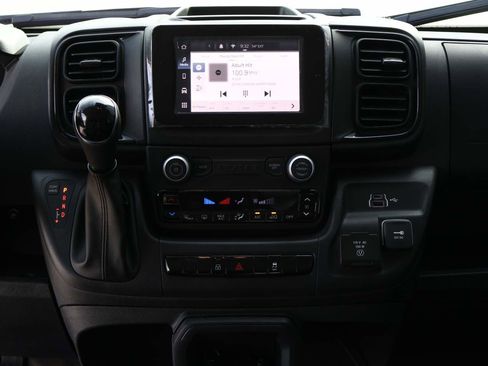 Used 2025 RAM ProMaster 2500 w/ Convenience Group image 14