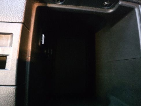 Used 2017 Jeep Wrangler Sahara image 32