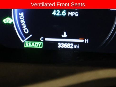 Used 2025 Toyota Camry XLE image 19