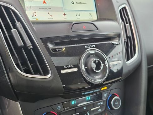 Used 2017 Ford Focus Titanium w/ Titanium Technology Package image 32