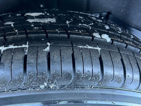 Used 2023 Toyota Highlander LE image 26