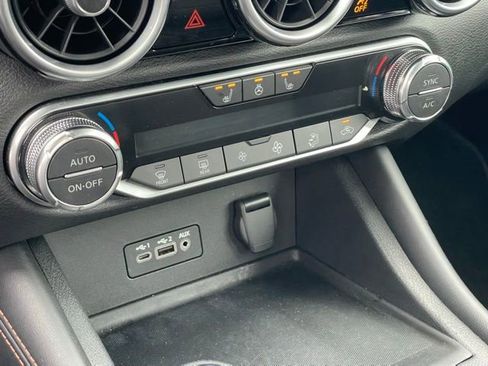 Used 2023 Nissan Sentra SR w/ SR Premium Package FWD image 21