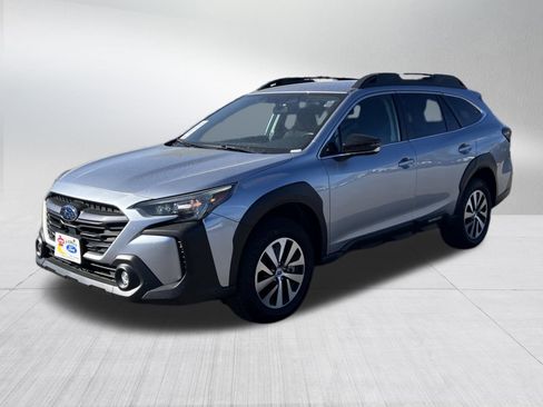 Used 2024 Subaru Outback Premium image 3