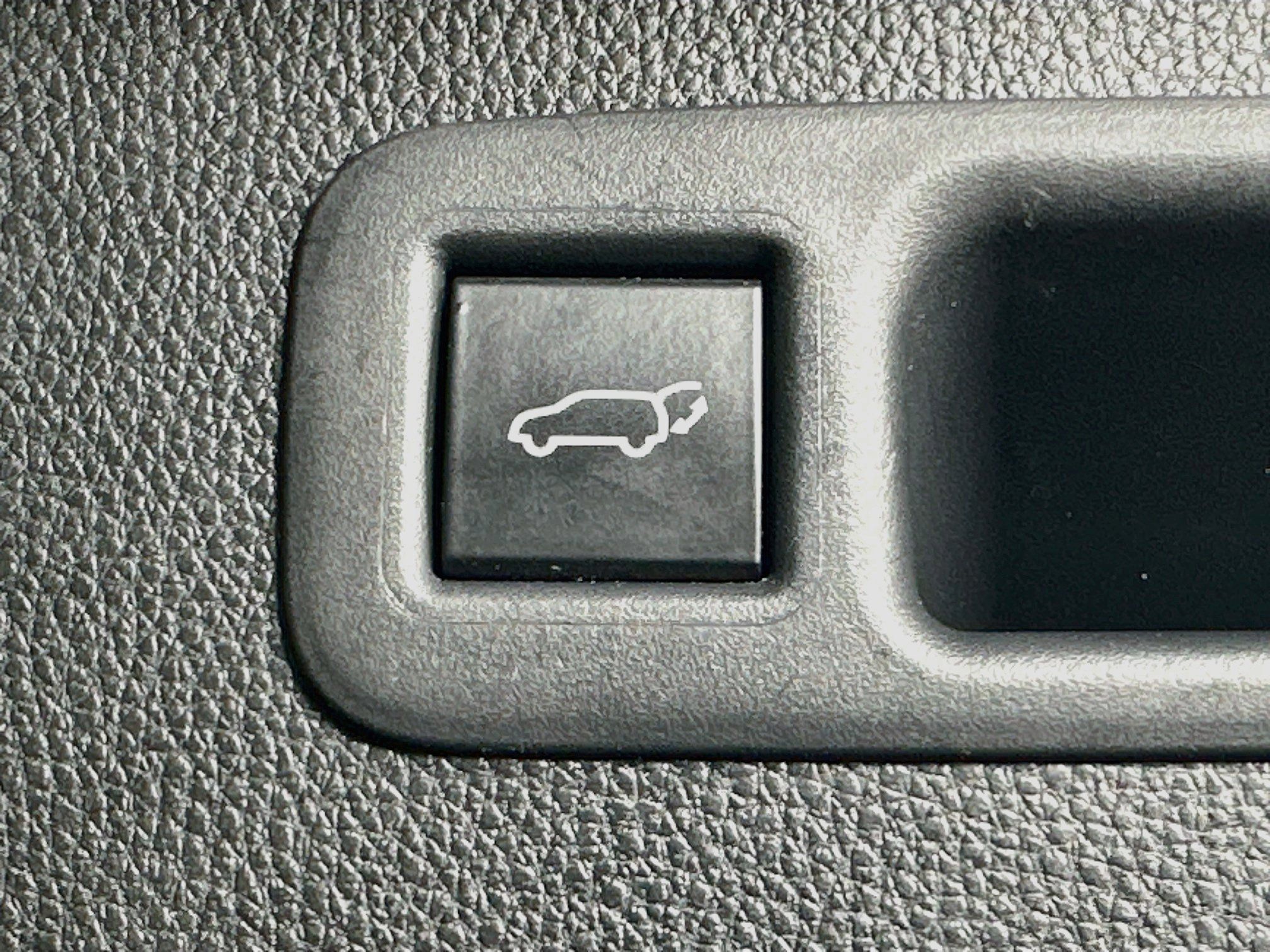 Used 2022 Toyota Highlander XLE FWD image 30