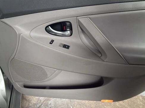 Used 2011 Toyota Camry LE w/ LE Extra-Value Pkg FWD image 22