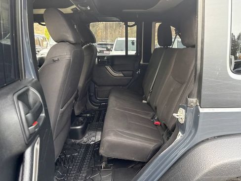 Used 2018 Jeep Wrangler Unlimited Sport S AWD/4WD image 14