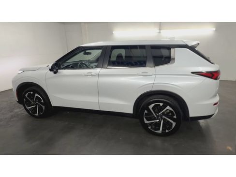 Used 2024 Mitsubishi Outlander SE AWD/4WD image 6