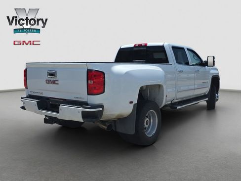 Used 2017 GMC Sierra 3500 Denali w/ Duramax Plus Package AWD/4WD image 17