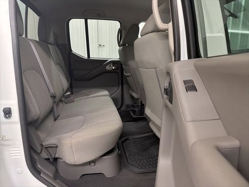 Used 2019 Nissan Frontier SV image 24