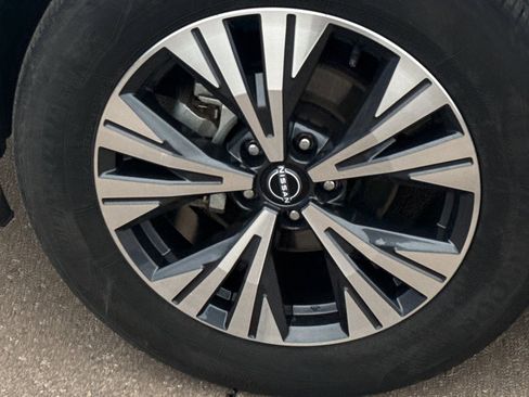 Certified 2023 Nissan Rogue SV w/ SV Premium Package image 9