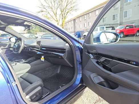 New 2026 BMW 530i xDrive w/ Premium Package image 10