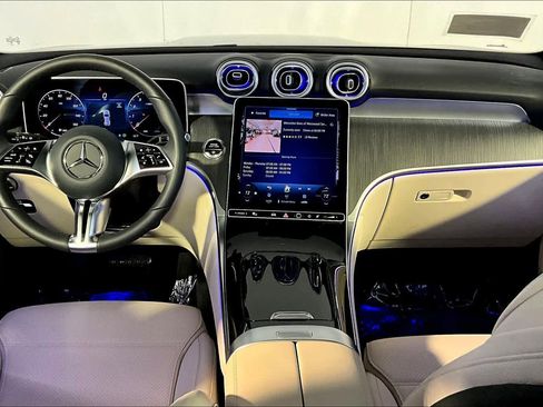 Used 2026 Mercedes-Benz GLC 300 4MATIC image 16