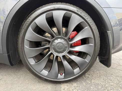Used 2023 Tesla Model Y Performance AWD/4WD image 34