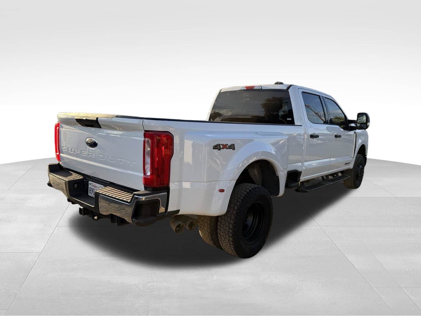 Used 2024 Ford F350 XLT AWD/4WD image 3