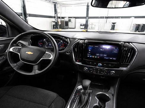 Used 2023 Chevrolet Traverse LT AWD/4WD image 10