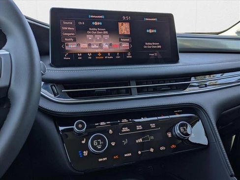 New 2025 INFINITI QX60 Luxe image 12