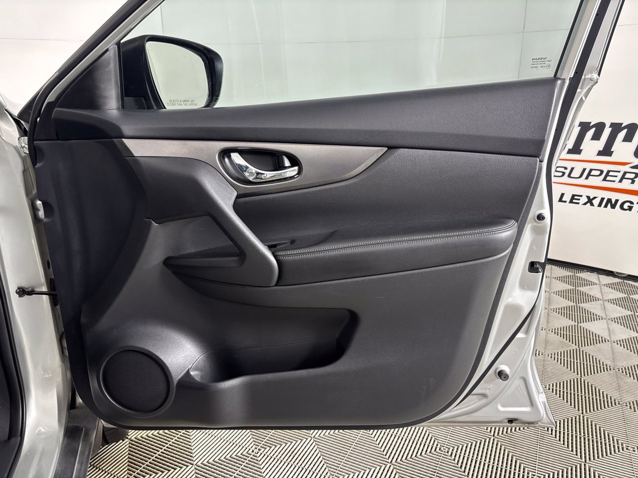 Used 2015 Nissan Rogue S FWD image 22