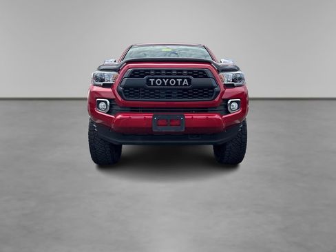 Used 2016 Toyota Tacoma Limited w/ Towing Package AWD/4WD image 13