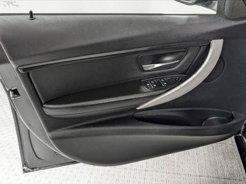 Used 2016 BMW 320i xDrive Sedan AWD/4WD image 13