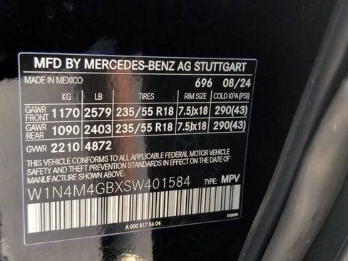 Used 2025 Mercedes-Benz GLB 250 w/ Exclusive Package image 31