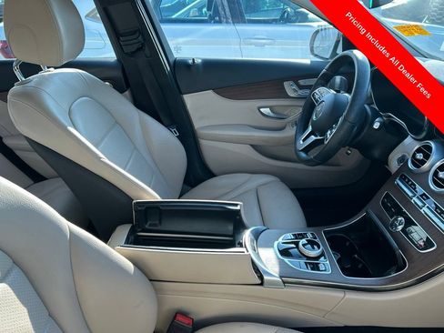 Used 2021 Mercedes-Benz C 300 Sedan image 4