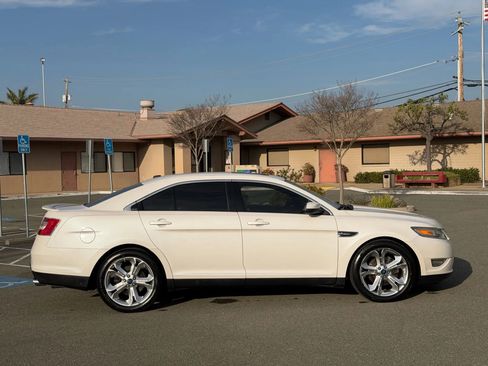Used 2010 Ford Taurus SHO image 6