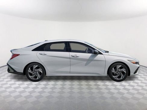 New 2026 Hyundai Elantra SEL Sport Premium FWD image 7