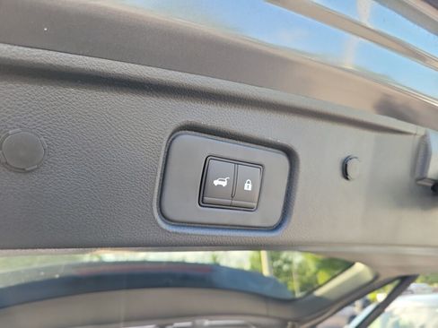 New 2026 Nissan Pathfinder SL FWD image 10