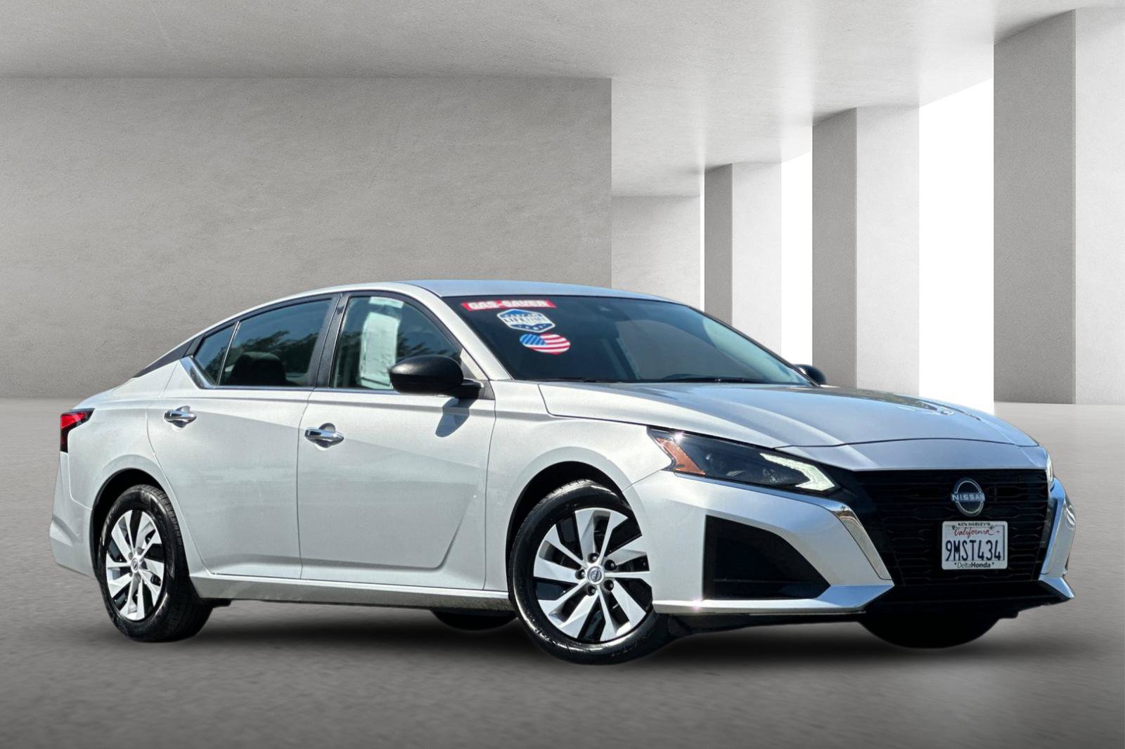 Used 2024 Nissan Altima 2.5 S FWD image 2
