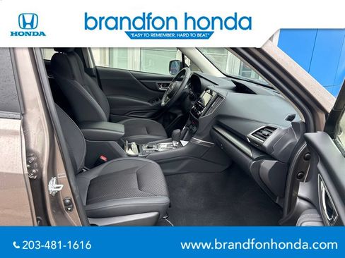 Used 2024 Subaru Forester Premium AWD/4WD image 27