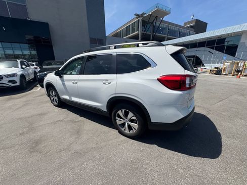Used 2024 Subaru Ascent Premium w/ Convenience Package AWD/4WD image 4